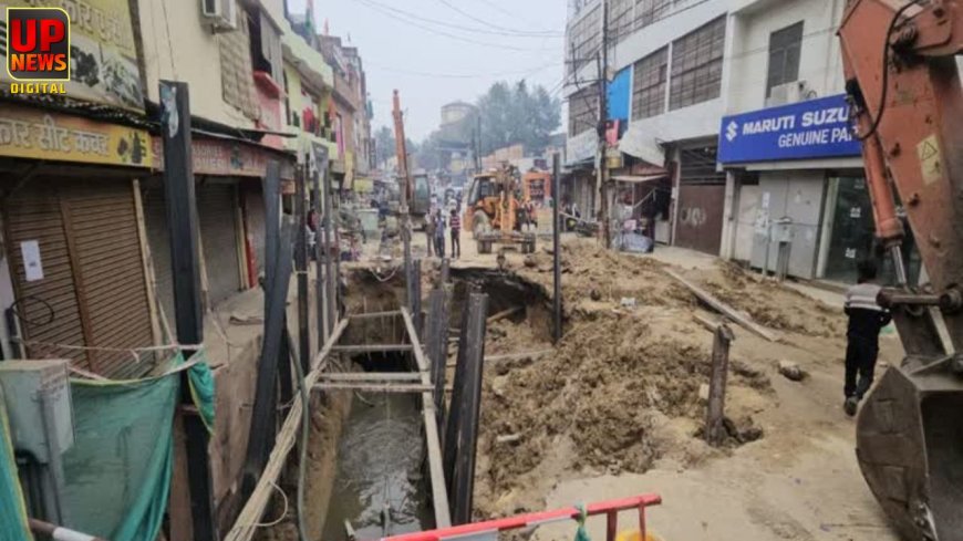 कानपुर में बार-बार धंस रही सड़कें, नगर निगम की लापरवाही से बढ़ा लोगों का डर