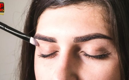 ठंड में आइब्रो में दिख रही सफेद पपड़ी? ड्राई स्किन नहीं, हो सकता है डैंड्रफ या इंफेक्शन, अपनाएं आसान घरेलू उपाय