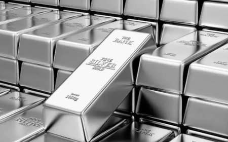 चांदी फिर हुई सस्ती… मुनाफावसूली में 6 फीसदी गिरावट, निवेशकों में हलचल