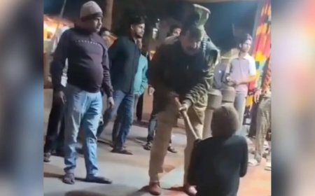 मिर्जापुर विंध्याचल मंदिर में दारोगा ने दिव्यांग को लाठी से पीटा, वीडियो वायरल होते ही लाइन हाजिर