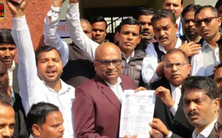 रामपुर में वकील की हत्या के विरोध में निघासन के अधिवक्ताओं का प्रदर्शन, आरोपियों की गिरफ्तारी की मांग