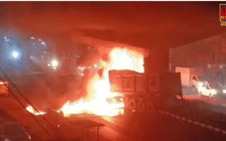 लखनऊ में डंपर का टायर फटने से बड़ा हादसा, पिलर से टकराकर लगी आग, चालक गंभीर
