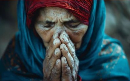 आगरा में कब्रिस्तान में मिली बीमार मां, बोली- बेटा छोड़कर भाग गया… सुनकर भावुक हो गएं लोग