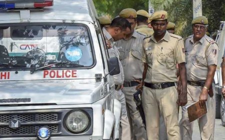 2 लाख और बाइक के लिए पत्नी को बेच दिया… कानपुर में पति की हैवानियत, बोला-इनसे संबंध बनाओ वरना जिंदा जला दूंगा