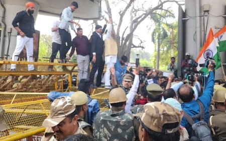 लखनऊ में UGC नियमों के खिलाफ सवर्ण मोर्चा का बड़ा प्रदर्शन, परिवर्तन चौराहे से गांधी प्रतिमा तक मार्च, भारी पुलिस बल तैनात