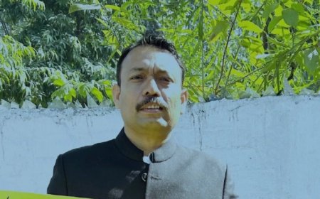 सरकारी नौकरी छोड़ी, अब राजनीति में एंट्री… वृंदावन से अलंकार अग्निहोत्री का राजनीतिक ऐलान, बनाई नई पार्टी