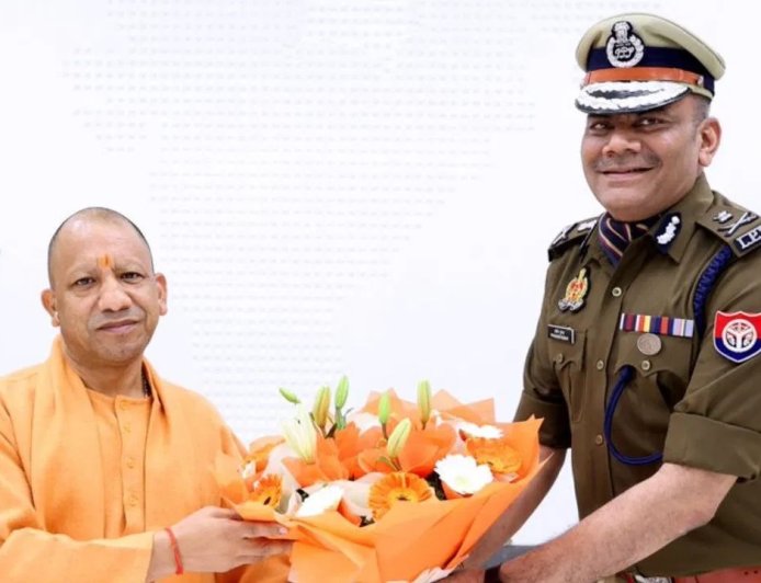 यूपी पुलिस में बड़ा फेरबदल… 24 IPS अधिकारियों का ट्रांसफर, प्रवीण कुमार बने लखनऊ जोन के ADG