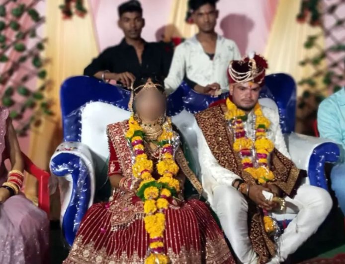 झांसी में ‘लुटेरा दूल्हा’ बेनकाब, 6 साल में 3 शादियां कर दहेज हड़पा, चौथी शादी से पहले पत्नियां पहुंचीं SSP ऑफिस