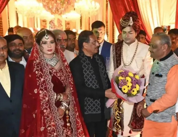 हिंदी मीडियम की टॉपर IAS बनी दुल्हन, LBSNAA में शुरू हुई प्रेम कहानी, ट्रेनी अफसर से शादी