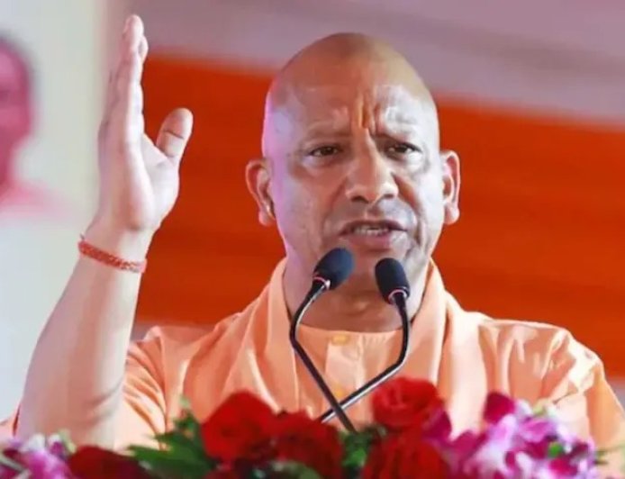 हम बंटे तो कटे… सीतापुर में सीएम योगी का सख्त संदेश, बोले- देश का दुश्मन ताक में बैठा है