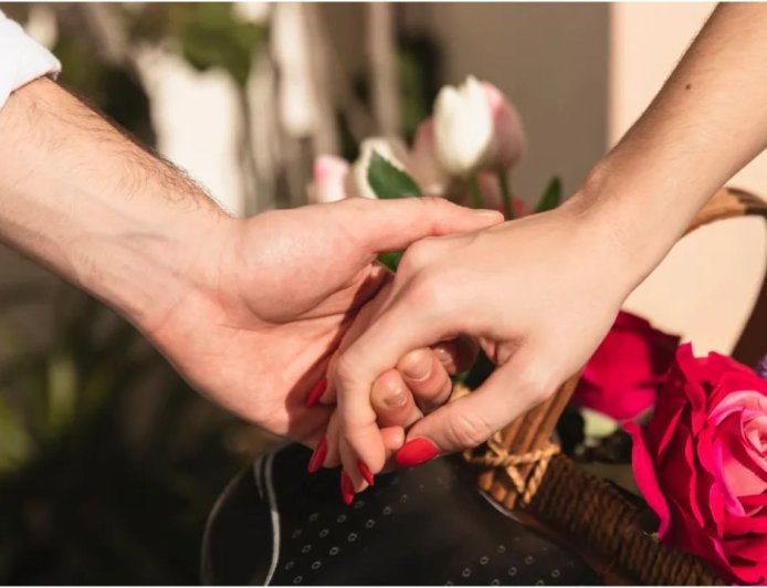 Promise Day 2026: रिश्तों को मजबूत बनाने के लिए करें ये आसान और सच्चे वादे