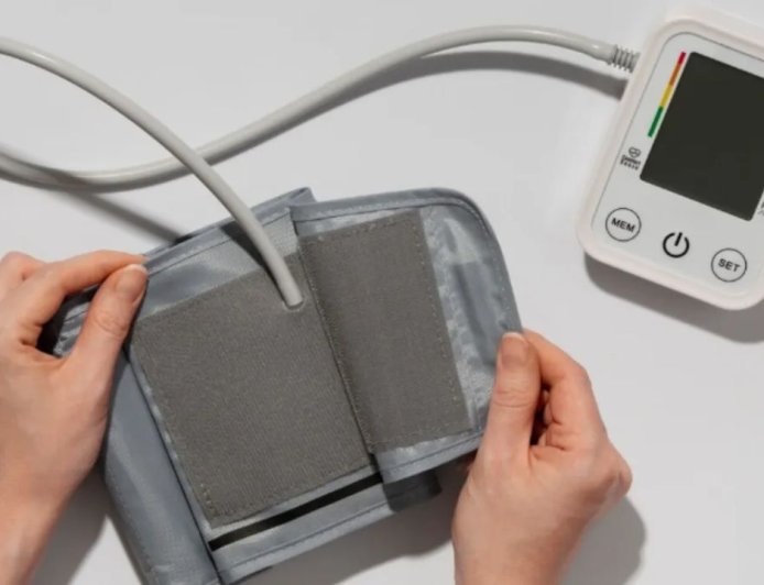 हाई ब्लड प्रेशर से बचना है तो डाइट में शामिल करें ये सुपरफूड्स, दिल रहेगा मजबूत