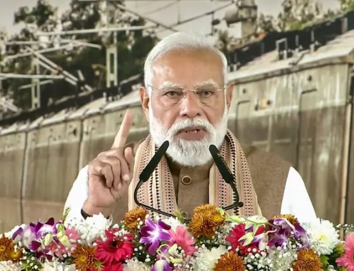 55 मिनट में मेरठ से दिल्ली पहुंचाएगी नमो भारत, मंच से गरजे नरेंद्र मोदी… देश की छवि बिगाड़ने में जुटी कांग्रेस