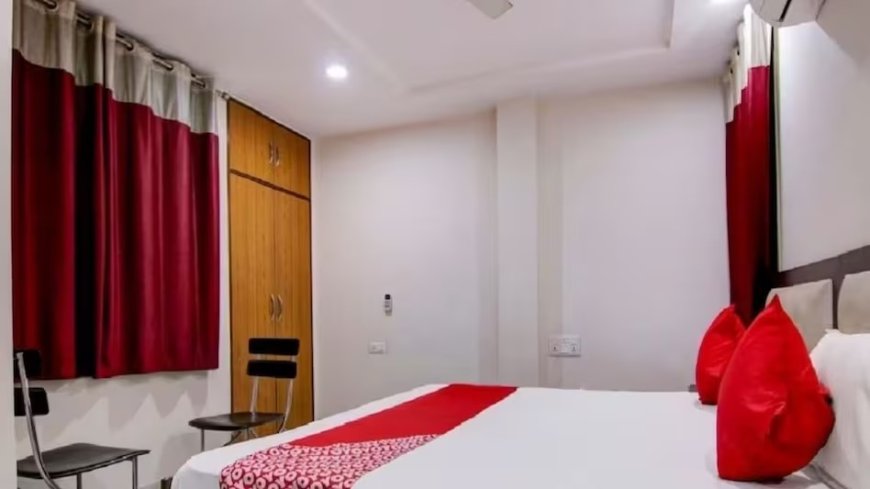 दिल्ली में फ्री रूम न मिलने पर विदेशी नागरिक का खौफनाक कदम, होटल के बाहर चाकू से काटा अपना गला