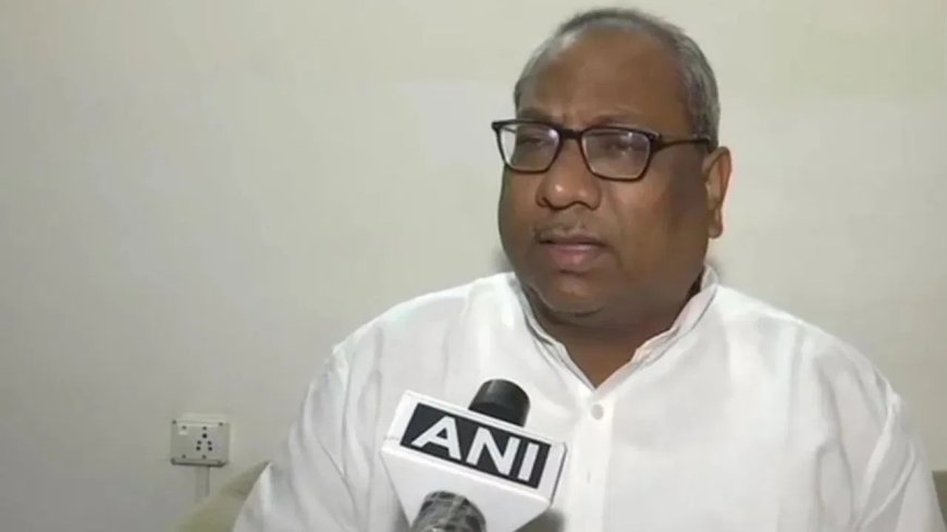 SP हड़प रही OBC का फायदा… संजय निषाद के बयान से भड़की समाजवादी पार्टी, भाषण के दौरान छीनाझपटी से मचा हड़कंप