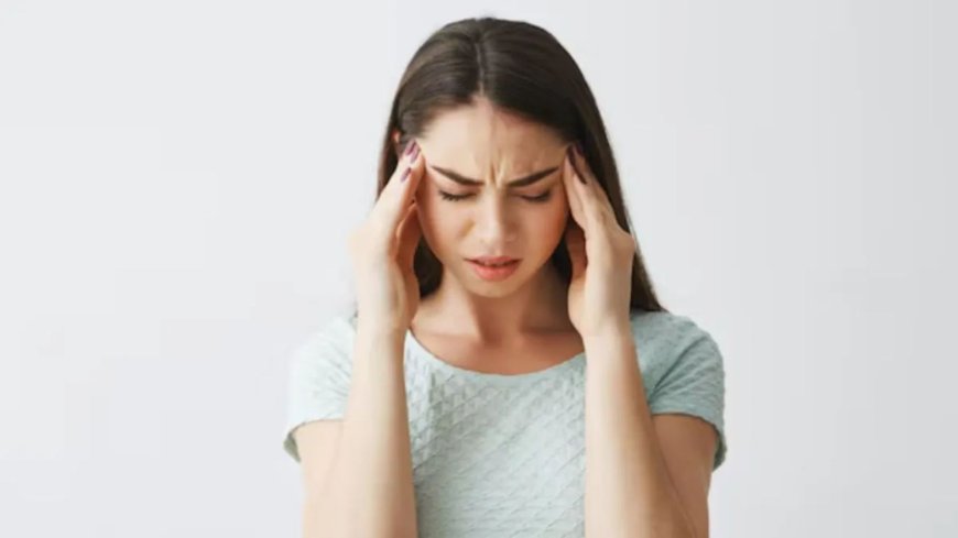 सिरदर्द से राहत दिला सकता है भ्रामरी प्राणायाम, जानिए कारण और आसान घरेलू उपाय