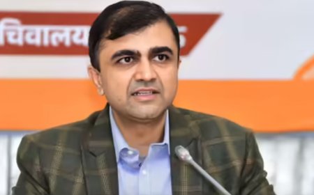 निलंबित आईएएस अभिषेक प्रकाश को बड़ी राहत, राज्यपाल ने बहाली का आदेश दिया