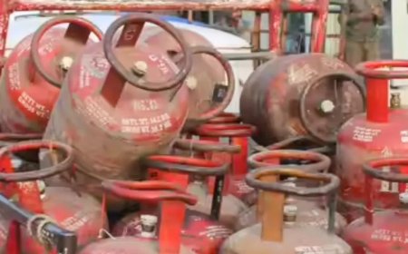 लखनऊ में गैस की कालाबाजारी का भंडाफोड़, सपा नेता सोनू कन्नौजिया के रिसॉर्ट से मिले 88 सिलेंडर