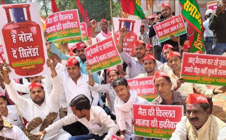 गैस सिलेंडर की किल्लत पर सपा का विरोध प्रदर्शन, कार्यकर्ताओं ने सरकार के खिलाफ किया मार्च