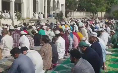 फतेहपुर के मंगी मकबरा ईदगाह में कड़ी सुरक्षा के बीच अदा हुई ईद की नमाज