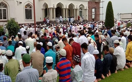 अमेठी में बूंदाबांदी के बीच अदा हुई ईद की नमाज, कड़ी सुरक्षा में 218 स्थानों पर हुआ आयोजन