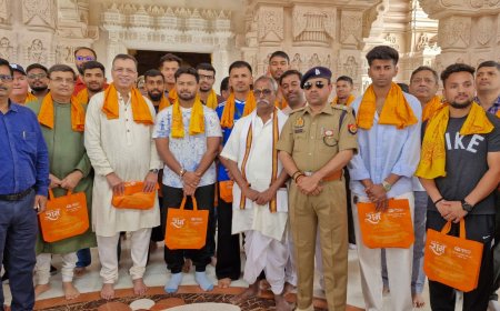 आईपीएल से पहले लखनऊ सुपर जायंट्स ने अयोध्या में रामलला के किए दर्शन, मांगा जीत का आशीर्वाद