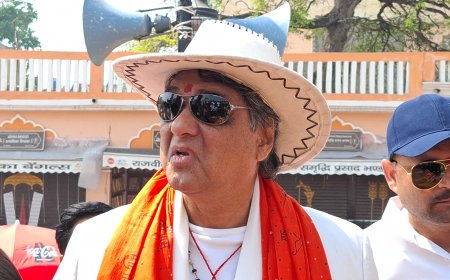 अयोध्या पहुंचे अभिनेता मुकेश खन्ना, शहीदों को दी श्रद्धांजलि, ‘जय हिंद हस्ताक्षर अभियान’ की शुरुआत