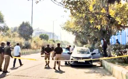 काम छोड़ दो… पति की बात से आहत पत्नी ने उठाया खतरनाक कदम, घर में फांसी लगाकर दी जान