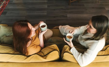 ओवरशेयरिंग की आदत बन सकती है परेशानी, जानिए इससे बचने के आसान तरीके