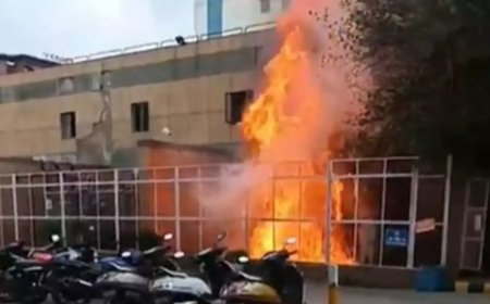 अमेठी के पशु चिकित्सालय परिसर में जर्जर भवन में लगी आग, दमकल टीम ने पाया काबू