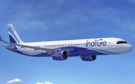 हवा में उड़ती फ्लाइट में मचा हड़कंप… यात्री ने खोला इमरजेंसी गेट, बोला- मेरे अंदर भूत है