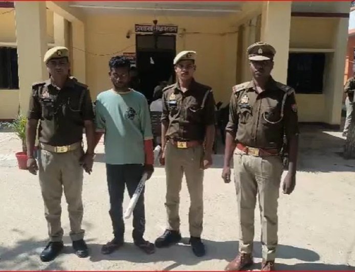 डंडे से पीट-पीटकर पत्नी की हत्या, वारदात के बाद फरार हुआ पति… 6 साल की बेटी मां के शव से लिपटकर रोती रही