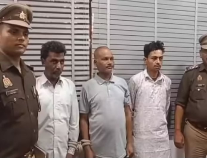 कानपुर में थाने के पास दिनदहाड़े चोरी, अष्टधातु की मूर्तियां और नकदी समेत 10 लाख का माल बरामद