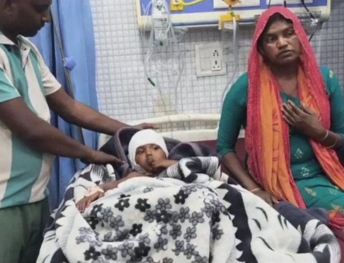 जबड़े में दबोचकर ले जा रहा था तेंदुआ… मां पिंकी ने जान की बाजी लगाकर बेटे को छीन लिया