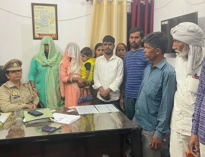 नीला ड्रम पोस्ट से सहमा पति, जान के डर से पत्नी को खुद ही प्रेमी के साथ भेजा