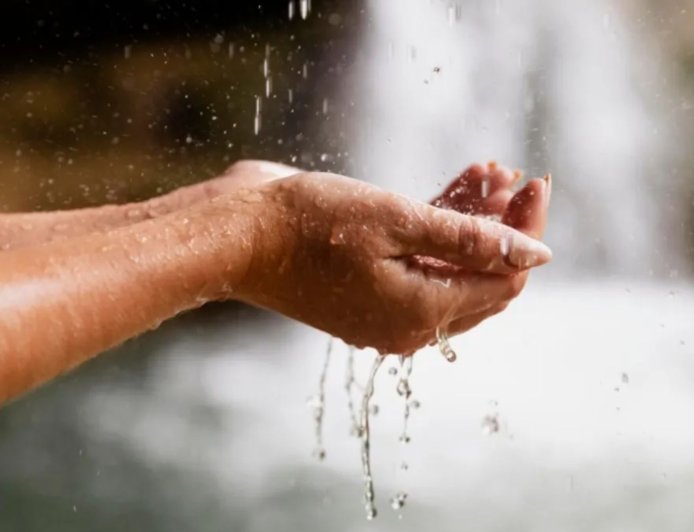 मिडिल ईस्ट संघर्ष का असर: ‘काली बारिश’ बन सकती है नया खतरा, सेहत पर बढ़ा जोखिम