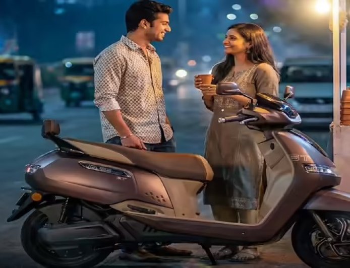 TVS iQube का जलवा बरकरार: भारत का सबसे ज्यादा बिकने वाला इलेक्ट्रिक स्कूटर, बिक्री में 61% की जबरदस्त बढ़ोतरी