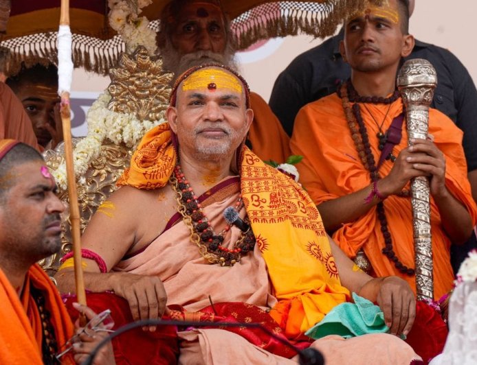 टोको, रोको, नहीं माने तो ठोको… वाराणसी में चतुरंगिणी सेना का ऐलान, अविमुक्तेश्वरानंद बने सुप्रीम कमांडर