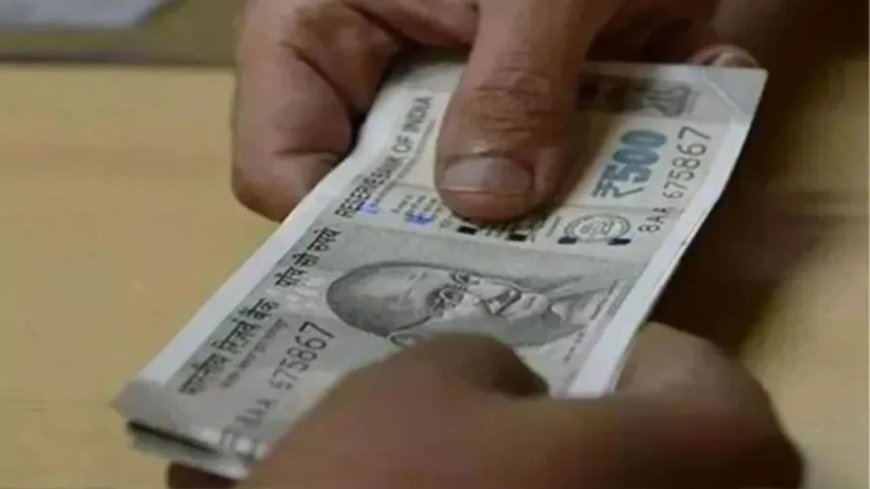 50 हजार से कम में नहीं मानेंगे साहब… अफसर के नाम पर क्लर्क ने मांगी घूस, वीडियो वायरल होते ही मचा हड़कंप