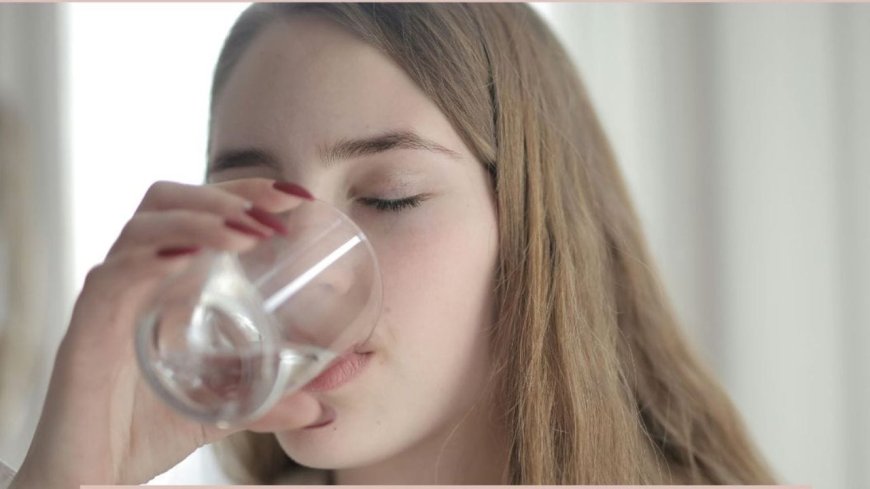 कम पानी पीना पड़ सकता है भारी… शरीर में दिखते हैं ये संकेत, तुरंत हो जाएं सावधान