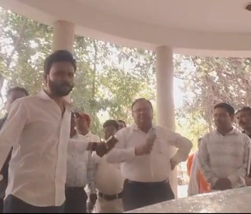 फतेहपुर सीएमओ ऑफिस में हंगामा, टेंडर के नाम पर पैसे लेने के आरोप का वीडियो वायरल