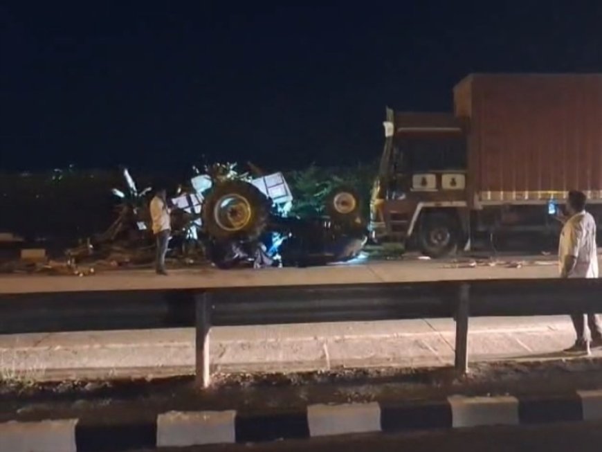 मुसाफिरखाना में ट्रैक्टर-ट्रक की जोरदार टक्कर, चार लोग घायल, दो की हालत गंभीर