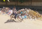 स्मार्ट सिटी नोएडा बना गंदगी का ढेर… 157 कूड़ा गाड़ियां नहीं चलीं, ना ही उठा लाखों घरों का कचरा
