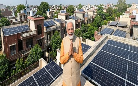 PM सूर्य घर योजना में यूपी बना नंबर-1, मार्च में 52,729 सोलर रूफटॉप इंस्टॉल, ग्रीन एनर्जी को मिला बड़ा बढ़ावा