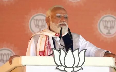 पीएम मोदी ने असम में कांग्रेस पर साधा निशाना, कहा- सेना पर किया विश्वासघात