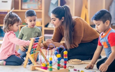 बच्चों के लिए सही प्ले स्कूल कैसे चुनें? एडमिशन से पहले जानें जरूरी बातें