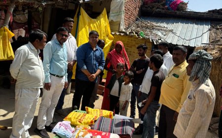 अयोध्या में आग पीड़ित परिवारों की मदद को आगे आए समाजसेवी राजन पांडेय, खाद्य सामग्री और आर्थिक सहायता दी