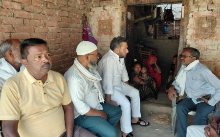 सऊदी अरब में युवक की मौत, अयोध्या में परिजनों से मिले सपा नेता, शव भारत लाने का दिया आश्वासन