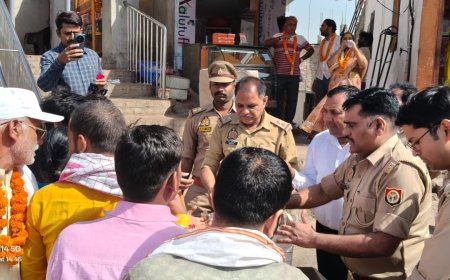 भीषण गर्मी में श्रद्धालुओं को राहत, हनुमानगढ़ी पर पुलिस और स्वास्थ्य विभाग ने शुरू किया ORS वितरण अभियान