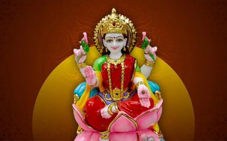 18 अप्रैल को बनेगा वैभव लक्ष्मी राजयोग… शुक्र-चंद्रमा की युति से इन राशियों पर बरसेगा पैसा